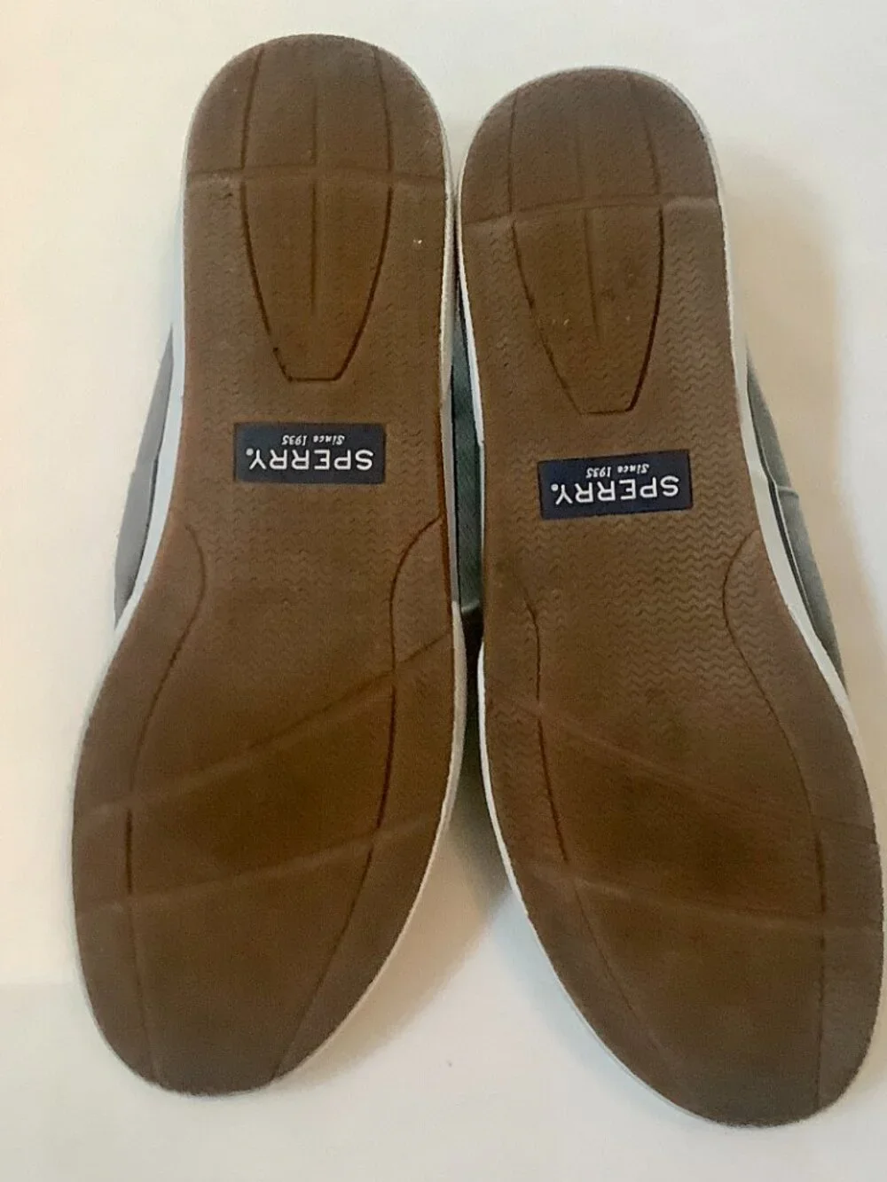 Mens Sneakers Slip On Memory Foam Sz 13M Sperry Gray / White